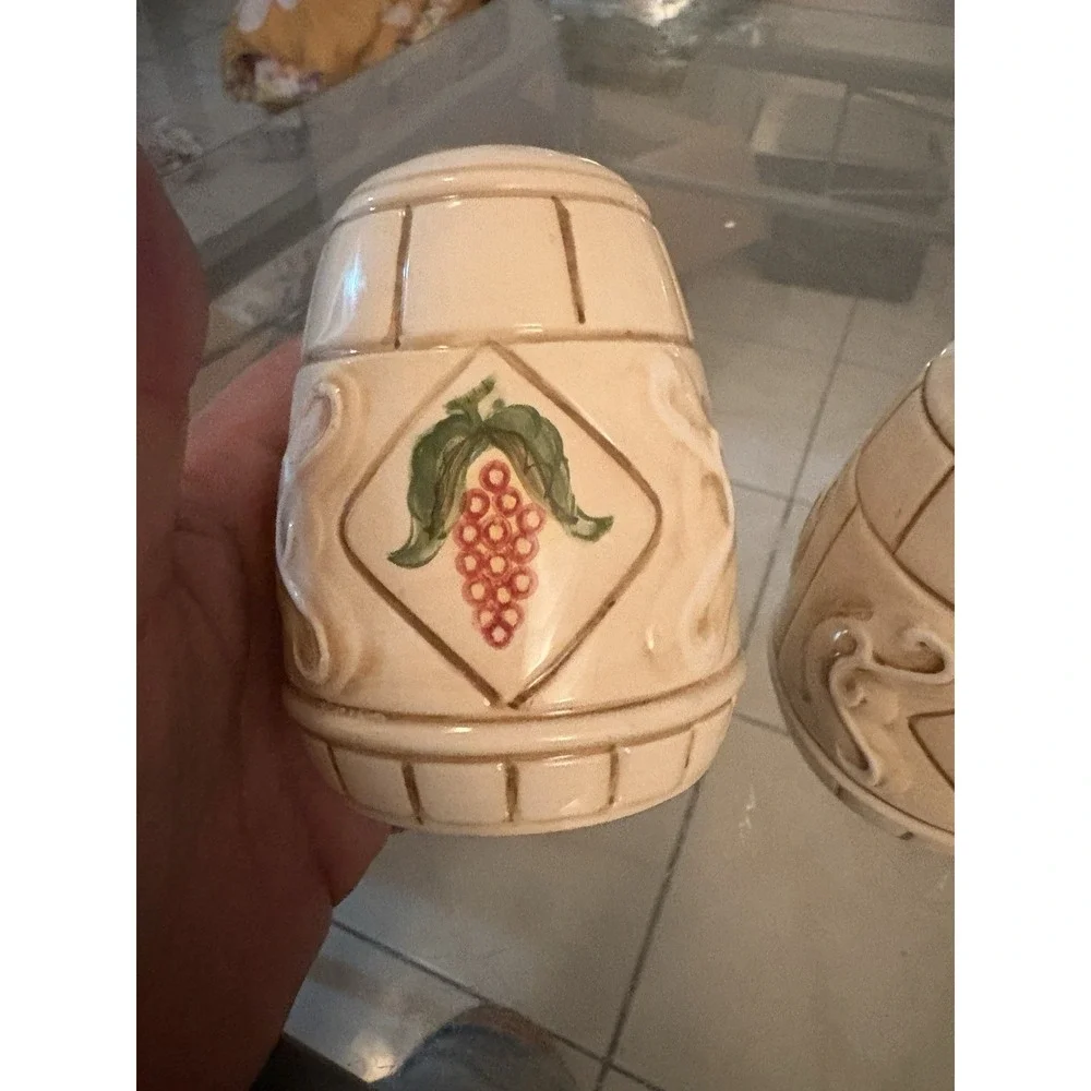 Vintage American Atelier San Marco Barrel Salt and Pepper Shakers Grapes
